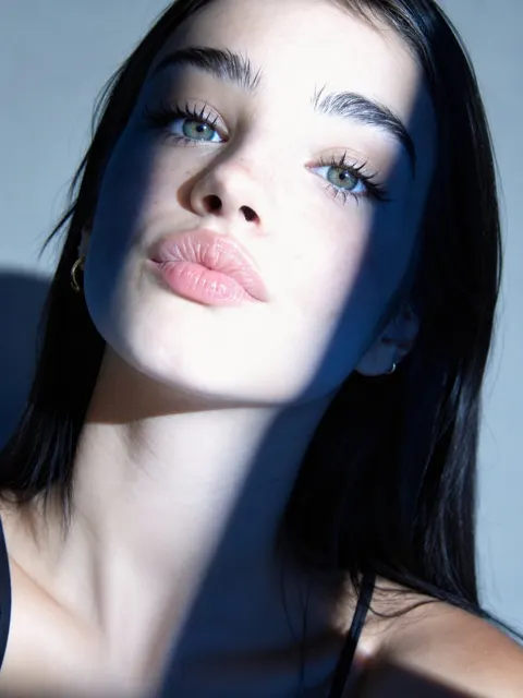 Ultra realistic beauty portrait natural light 85mm