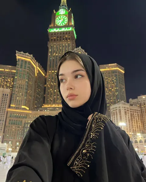 Makkah clock tower night selfie