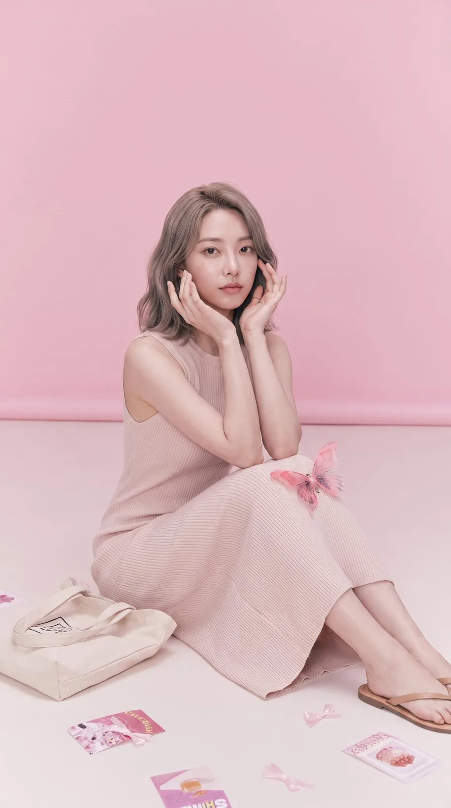 Vertical korean fashion studio portrait toteme — Sonra