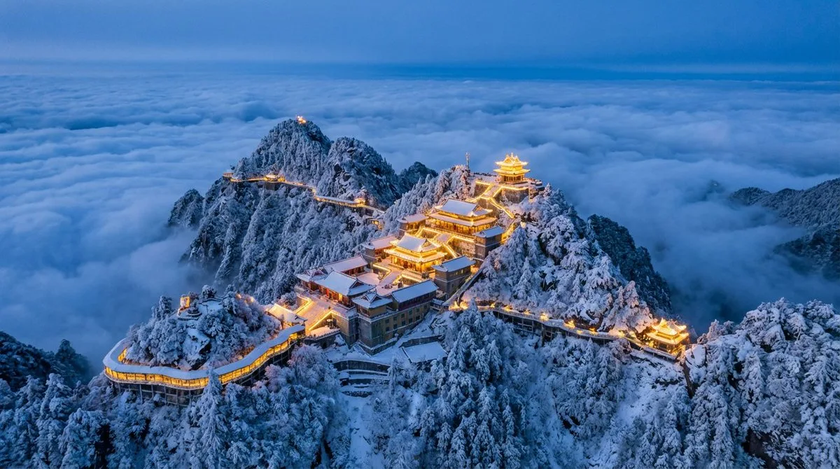 Celestial golden summit winter — Sonra