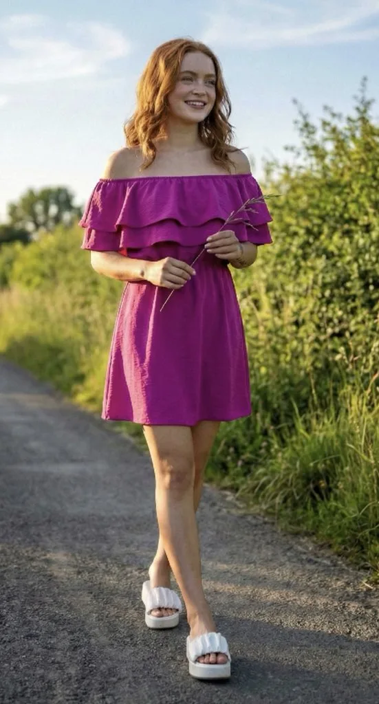 8k hyperrealistic magenta dress walk — Sonra