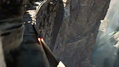 Cliff city speeder chase