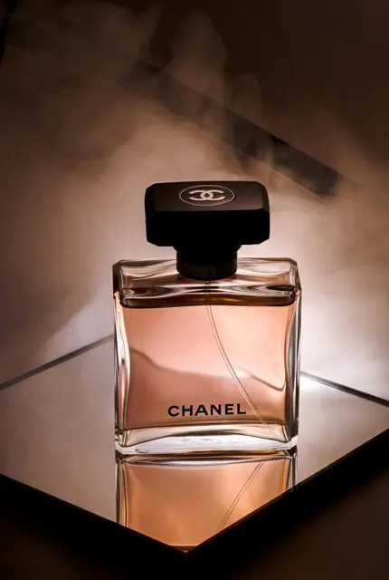 Luxury chanel perfume mirror fog
