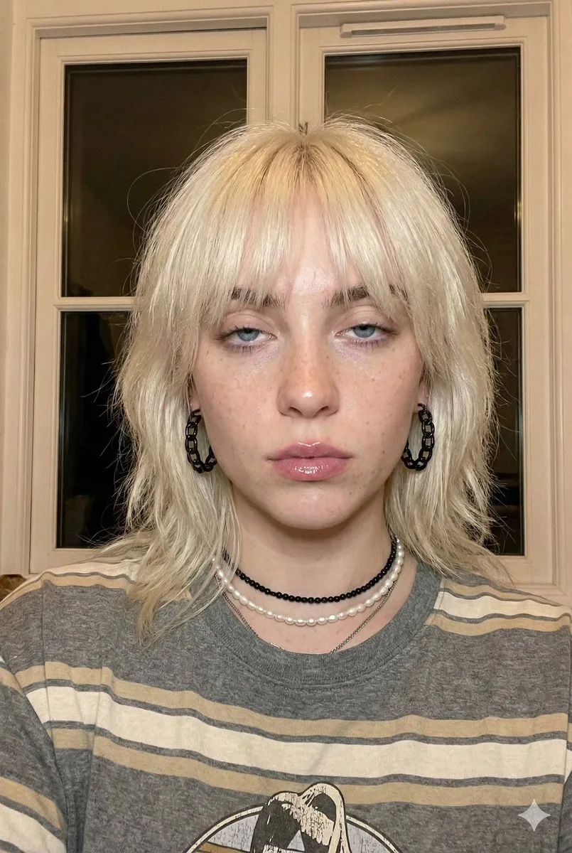 Billie style blonde selfie — Sonra