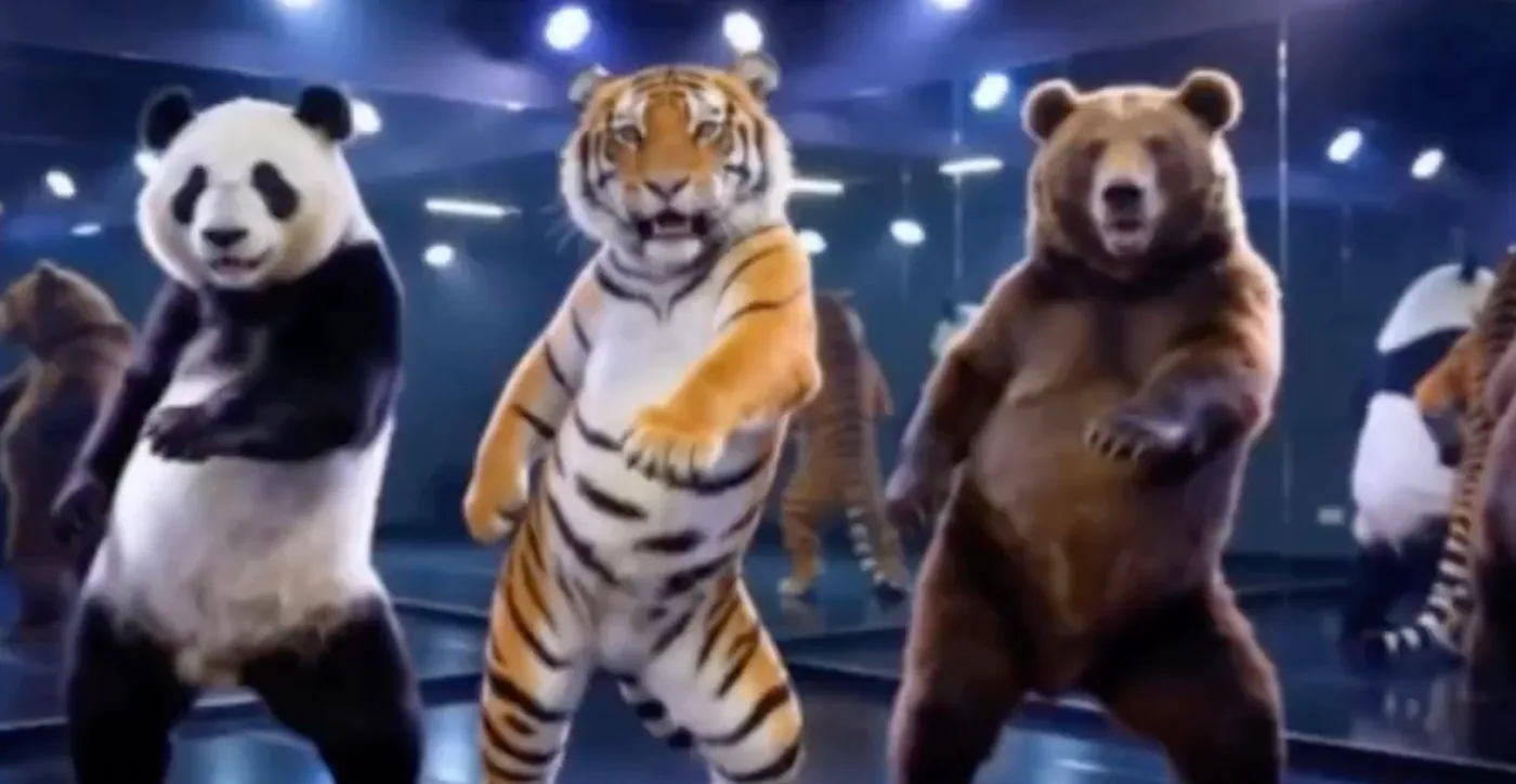 Cute beast girl group dance explosion — Sonra