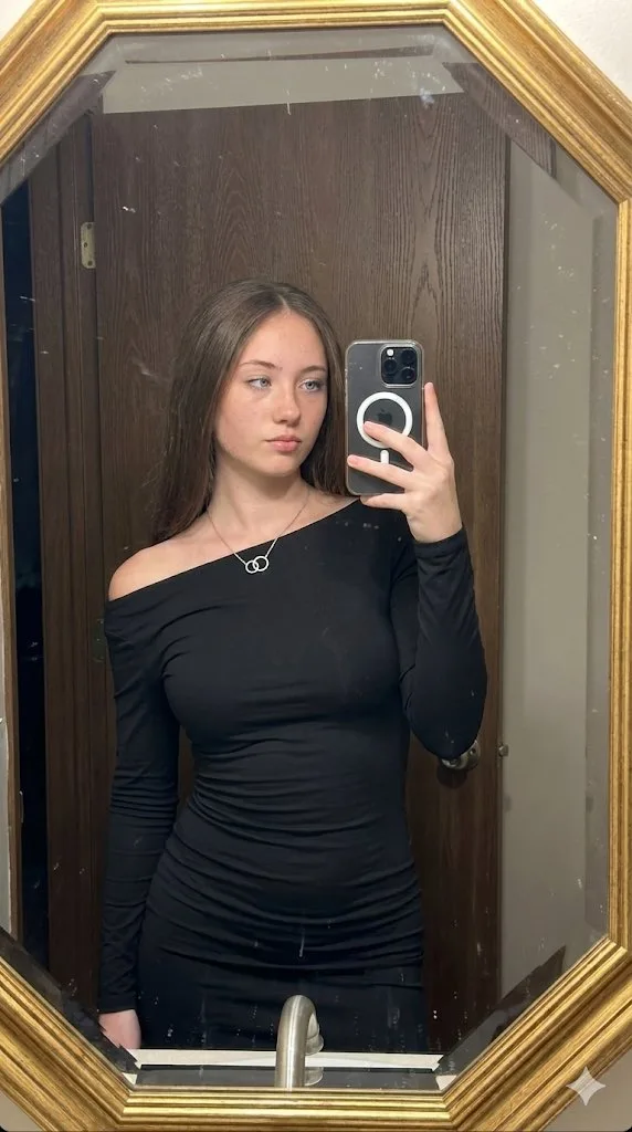 Black tight dress realistic bathroom selfie — Sonra