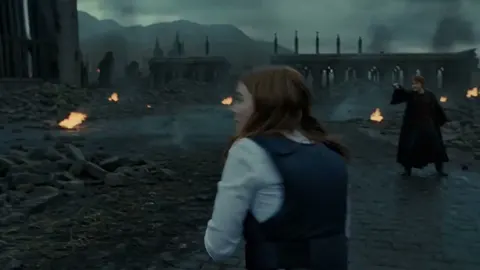 Time travel reporter at hogwarts