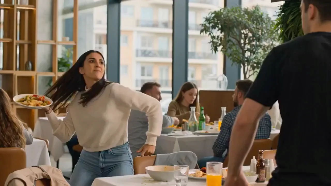 Chaotic restaurant food fight — After