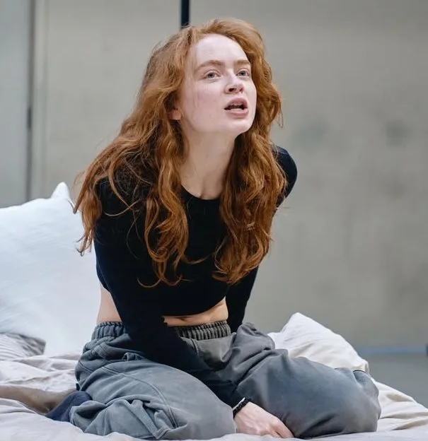 Redhead girl quiet moment — After