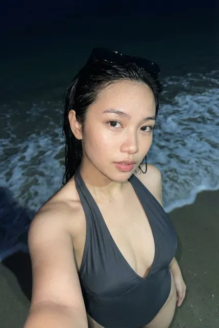 Midnight beach flash wet gaze