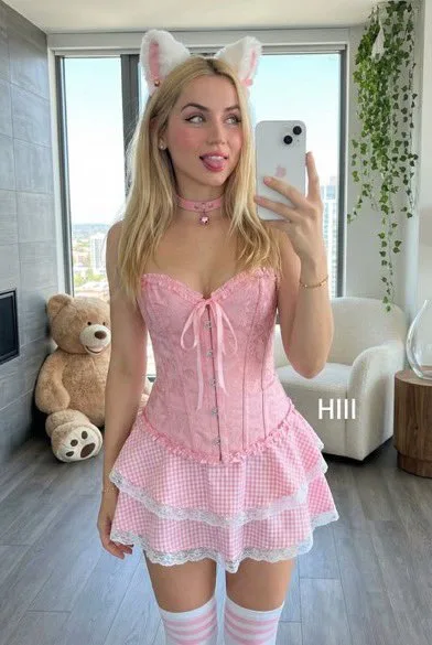 Playful blonde cat girl selfie — Sonra
