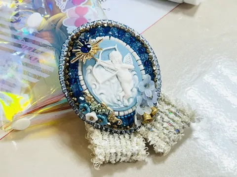 Fantasy replacement brooch