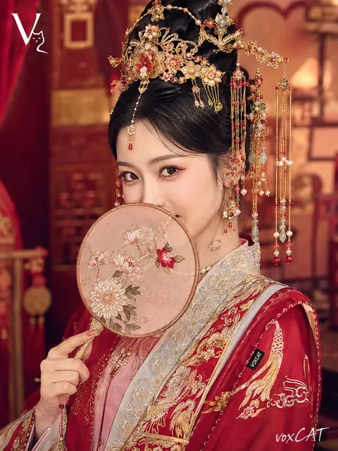Chinese classical wedding portrait song ming style