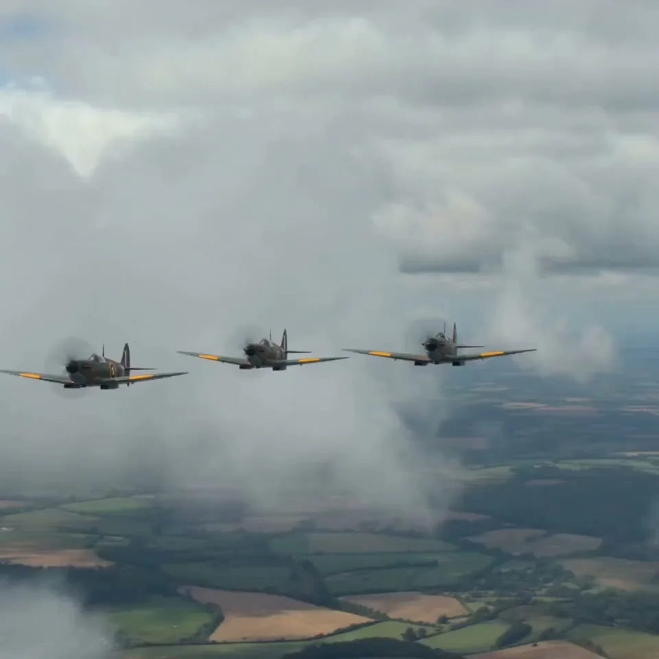 Thrilling battle of britain dogfight — After