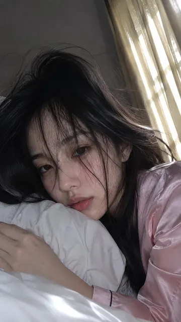 Smartphone selfie morning wake up girl