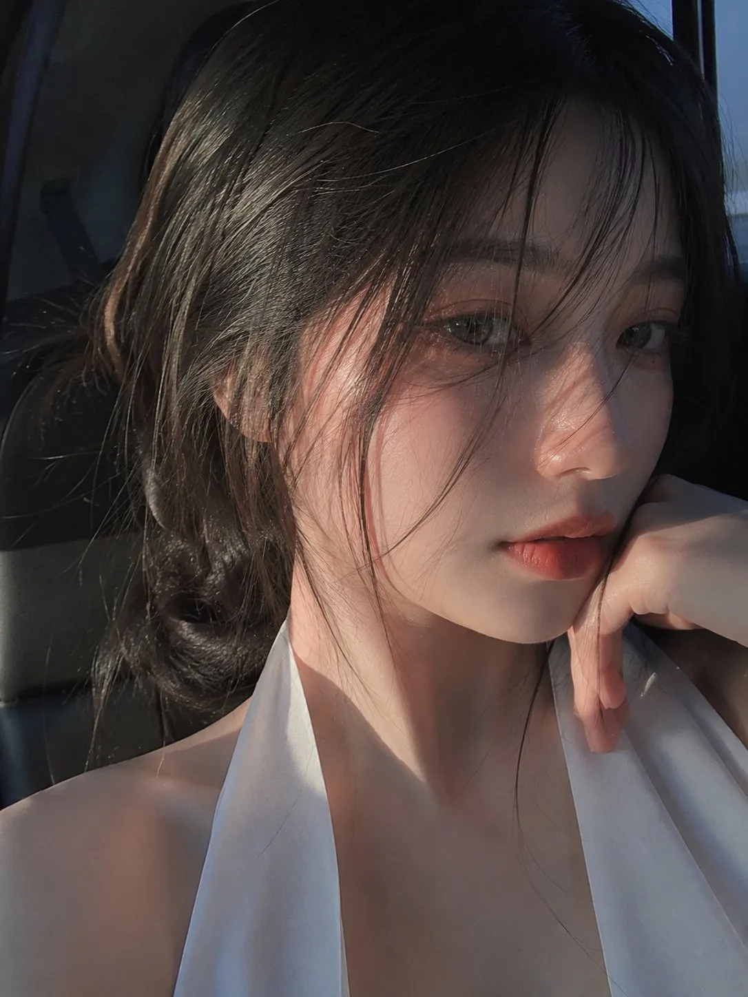 Ultra realistic smartphone portrait east asian woman 1784135457256 — Sonra