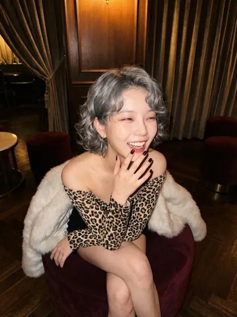 Old shanghai silver curly hair
