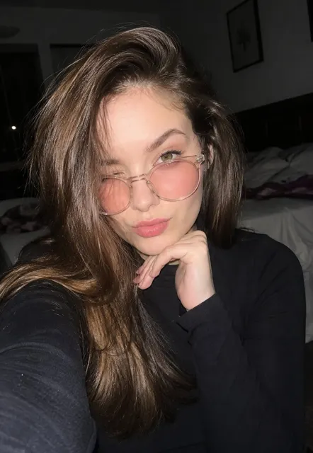 Ultra realistic nighttime smartphone selfie flash