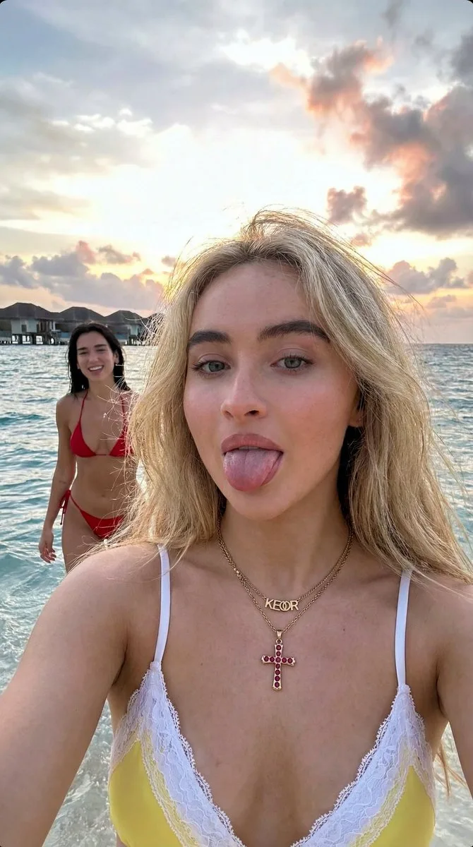 Maldives blonde dua lipa selfie — After