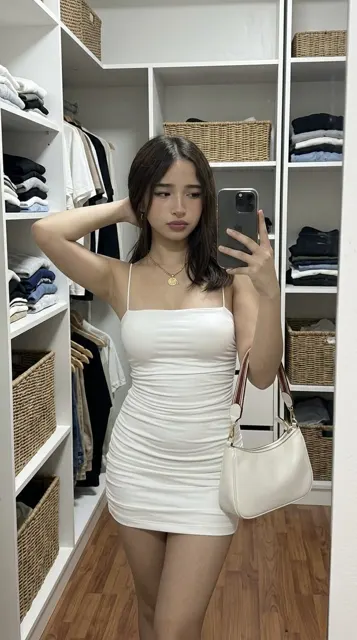 Raw closet perfect selfie