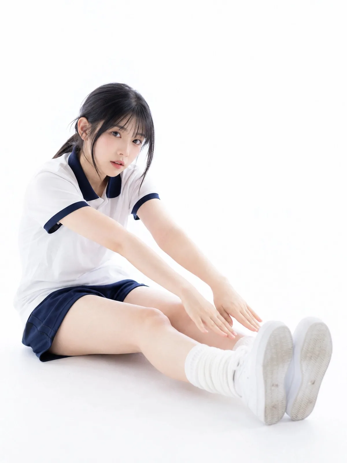 Pure white studio campus sport stretching portrait — Sonra