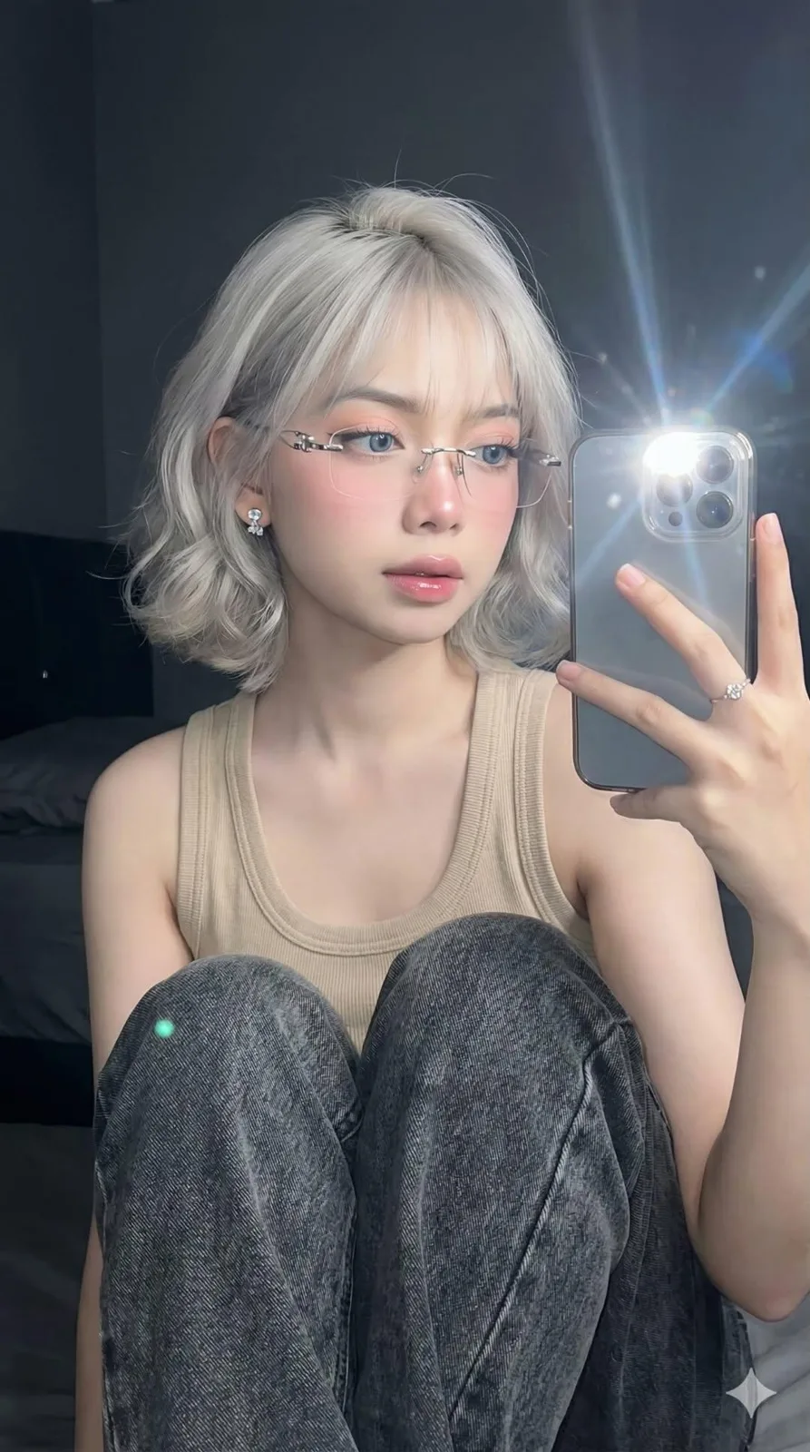 Silver ash soft glow mirror selfie — Sonra