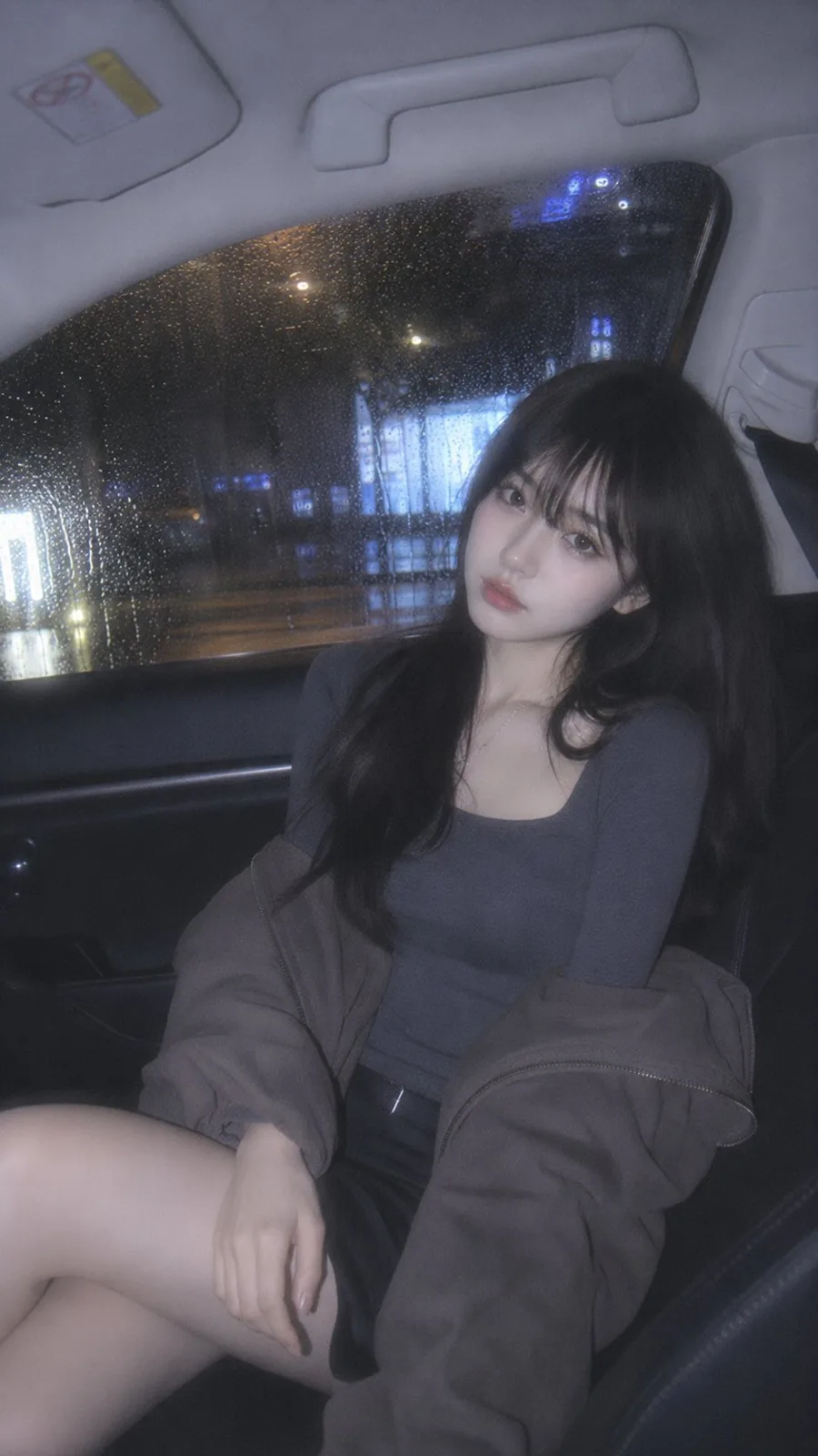 Soft light ccd rainy night car portrait — Sonra