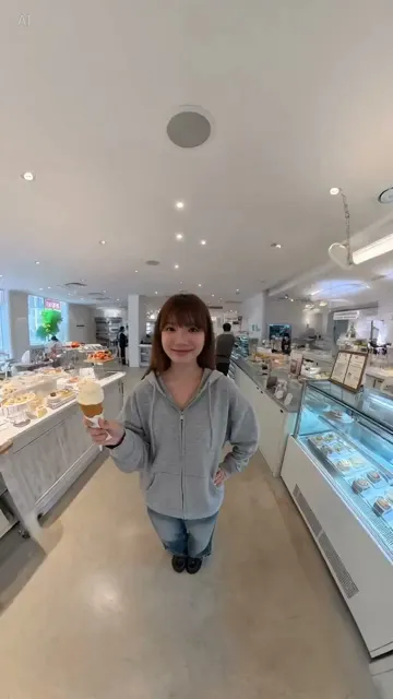 Dessert shop panoramic selfie