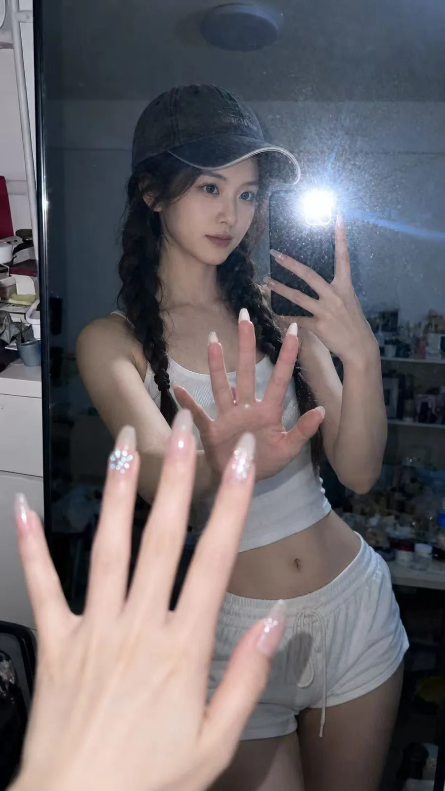 Realistic bedroom mirror selfie night flash — Sonra