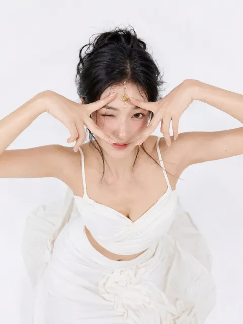 Japanese magazine style champagne white photoshoot
