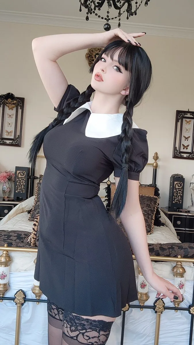 Dark gothic doll — Sonra