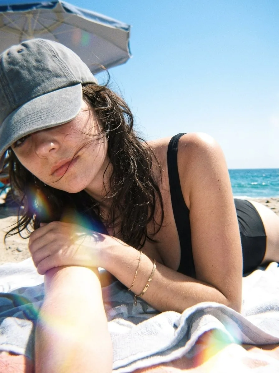 Ultra realistic beach selfie portrait — Sonra