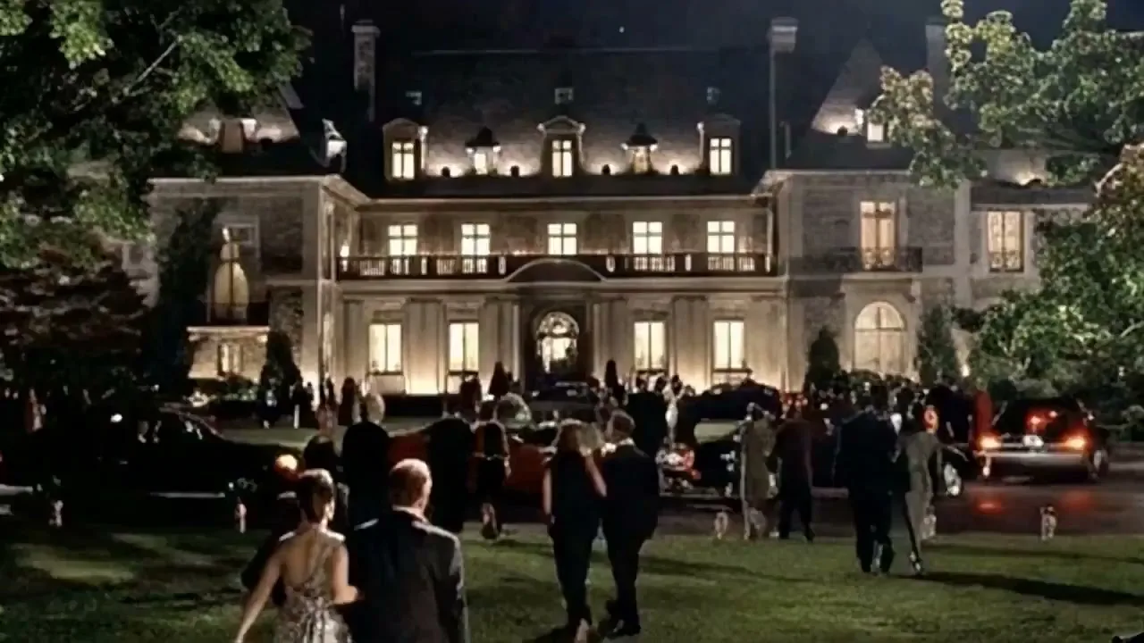 Luxury mansion party music video — Sonra