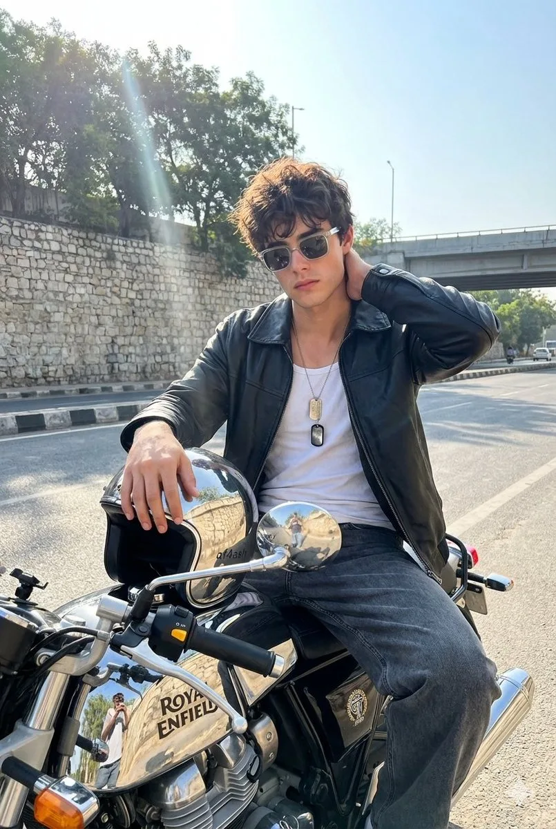 Morning light royal enfield youth — Sonra