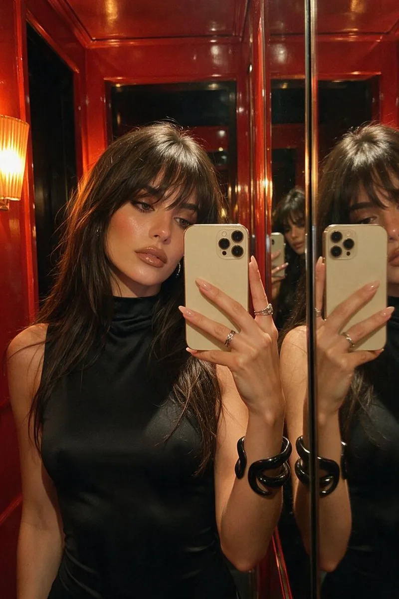 Ultra realistic red dressing room mirror selfie — Sonra