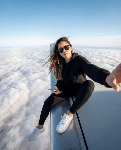 Cloud wing extreme selfie