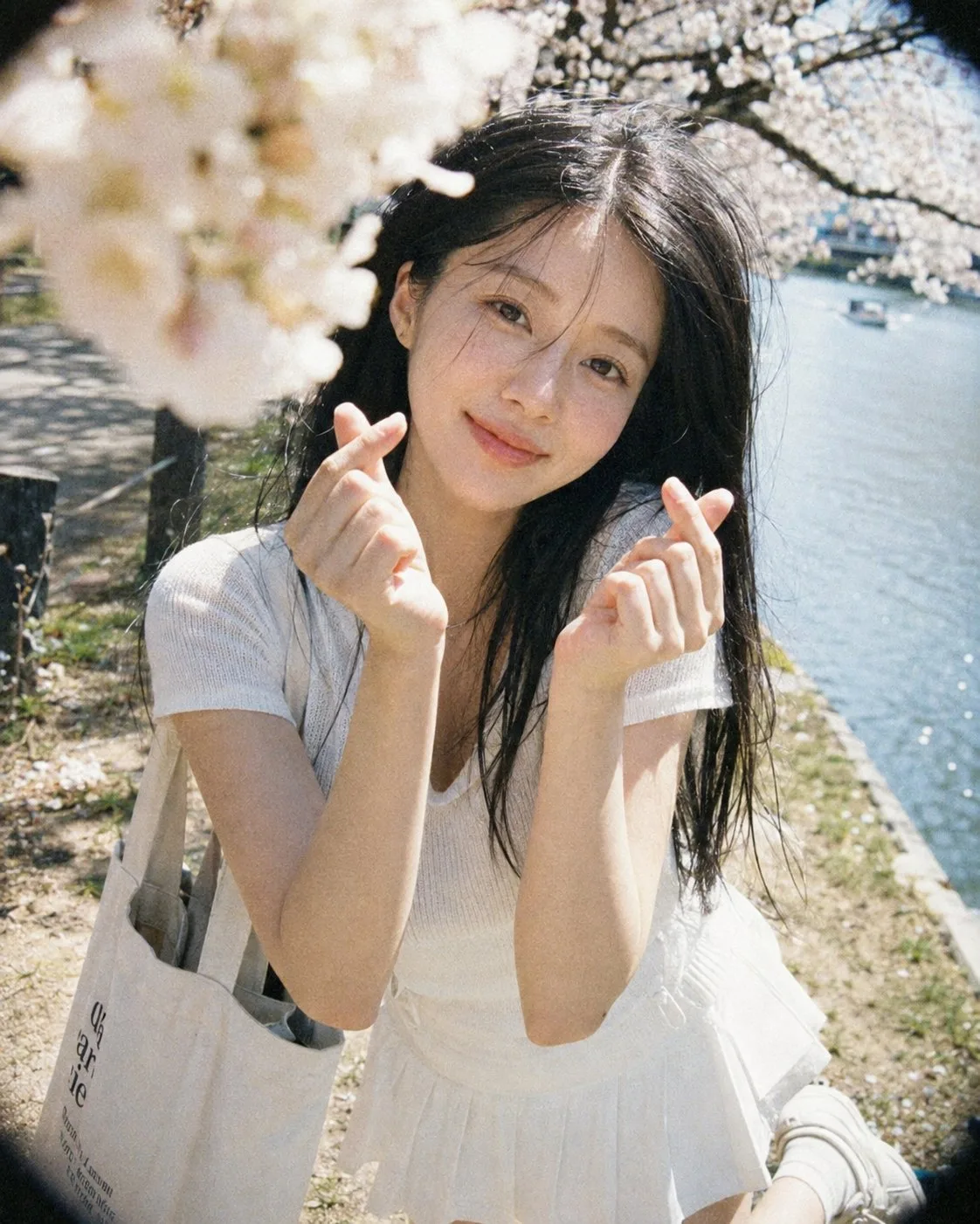 Disposable camera cherry blossom girl portrait — Sonra