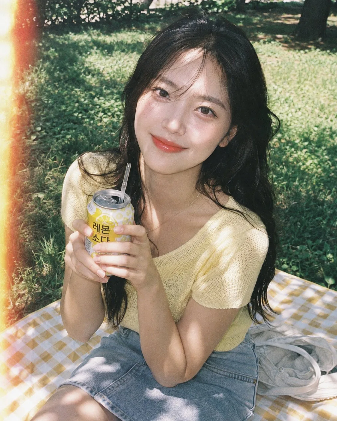Korean style park date summer picnic film photography — After