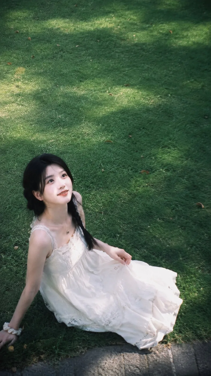 Korean style pure girl outdoor portrait ccd — After