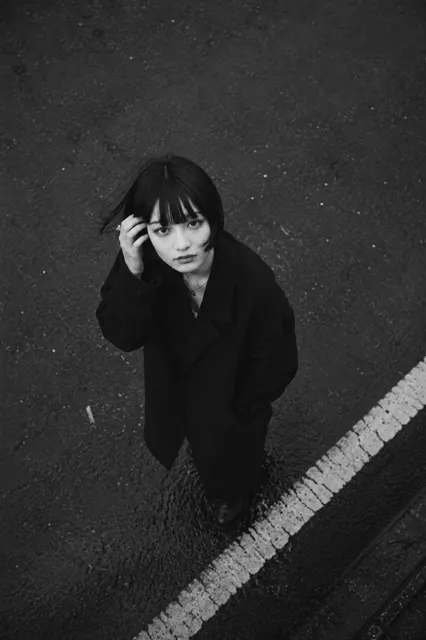 Japanese bw street photography high angle portrait