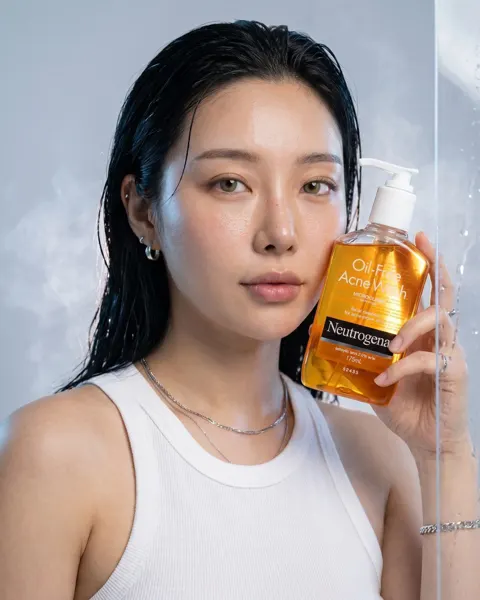 Neutrogena oil free acne wash luxury skincare ad