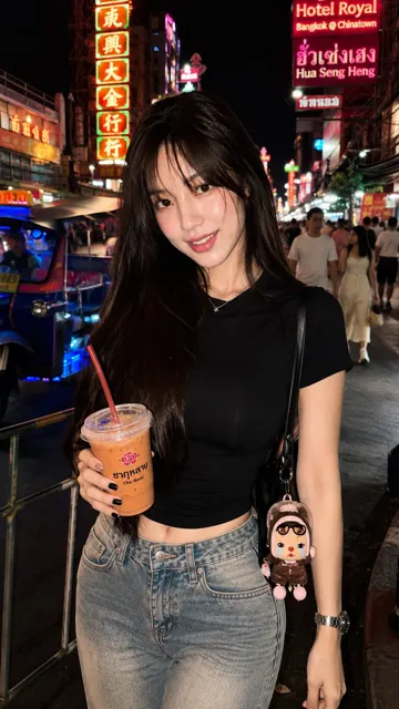 Bangkok chinatown yaowarat night portrait looking back