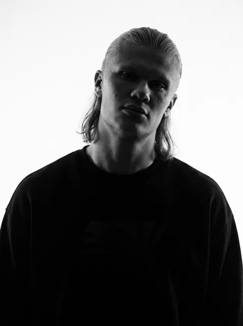 Hyper realistic bw low key fashion portrait