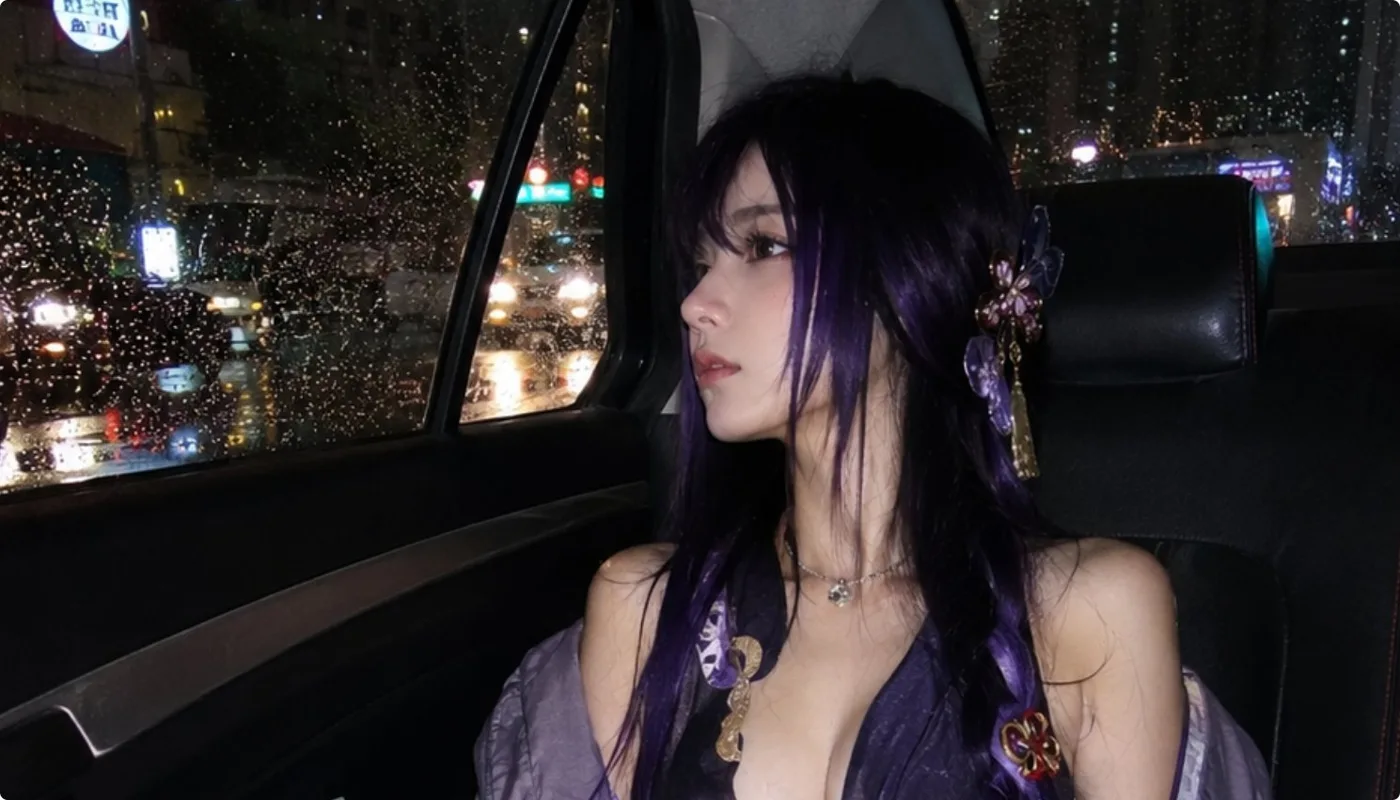 Raiden shogun coser rainy night taxi ccd photography — Sonra