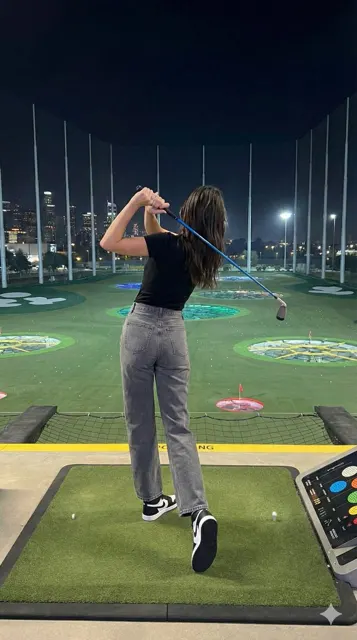 Urban neon golf fashionista