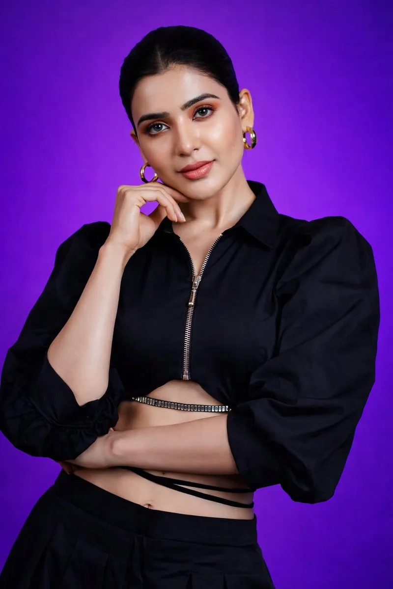 Purple studio fashion portrait — Sonra