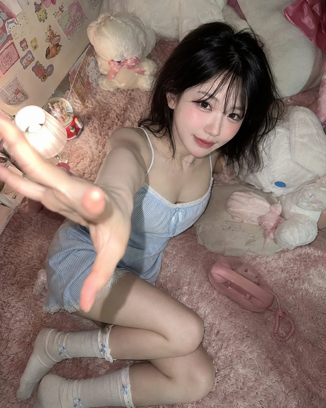Pink white doll home flash snapshot — Sonra